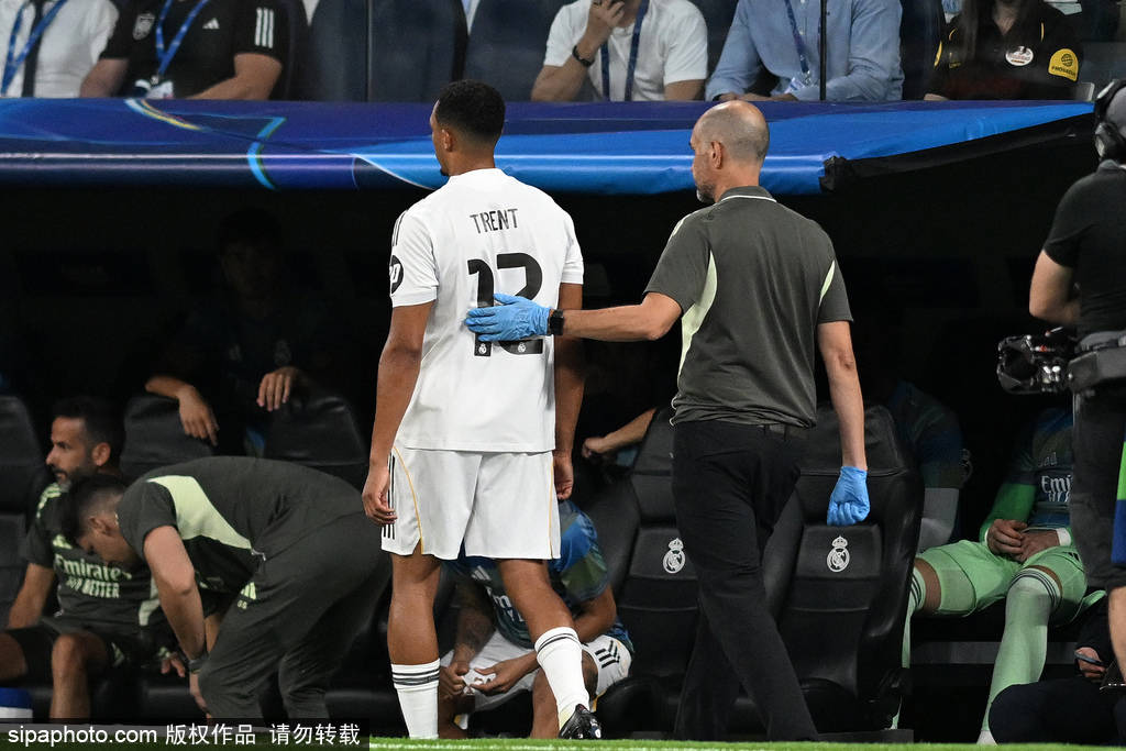 欧冠-姆巴佩双响卡瓦哈尔染红 皇马获争议点球2-1逆转马赛