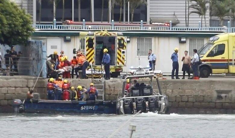 一家4口在香港柴湾观浪,母子2人被大浪卷走父亲跳海救人,3人已获救,暂无生命危险