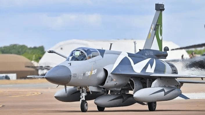 巴基斯坦官宣！“枭龙”战机斩获9个用户，总装备量或将触及500架？