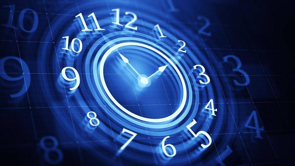 午休交易所的隐藏代价 程序员阿杰在应用商店发现一款叫清醒宝的软件。只要开启摄像头监测午睡时长，每分钟能兑换3元现金。第一次典当20分钟午睡后，他收到60元转账和一条提示：您的脑龄信用额度还剩89年。 连续交易三个月后，阿杰在代码评审会上突然忘记常用命令。同事发现他工位上贴着...